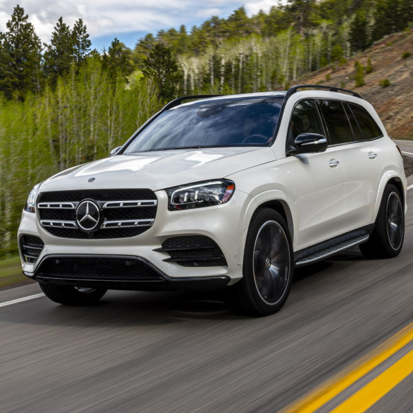 Mercedes-Benz GLS 580 4MATIC, designo diamantweiß bright, Leder Nappa magmagrau / schwarz, Kraftstoffverbrauch kombiniert: 10,1-9,8 l/100 km; CO2-Emissionen kombiniert: 230–223 g/km (vorläufige Daten) // Mercedes-Benz GLS 580 4MATIC, designo diamond white bright, Nappa leather in black and magma grey, Fuel consumption combined: 10.1-9.8 l/100 km; combined CO2 emissions: 230-223 g/km (provisional data)